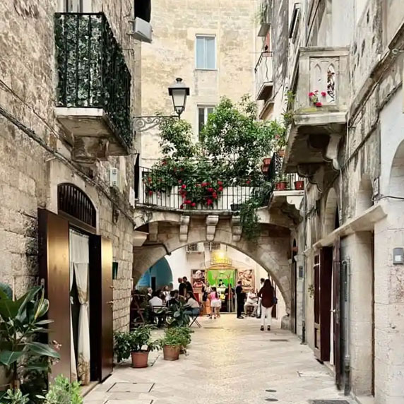 Immersion in Bari Vecchia