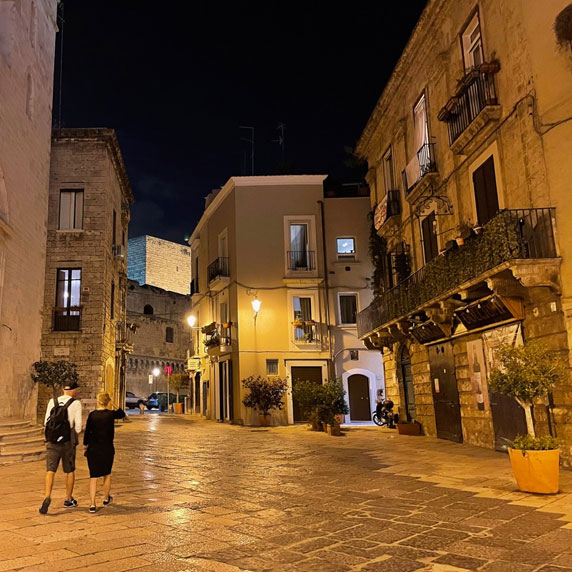 Historic houses and alleys of Bari
