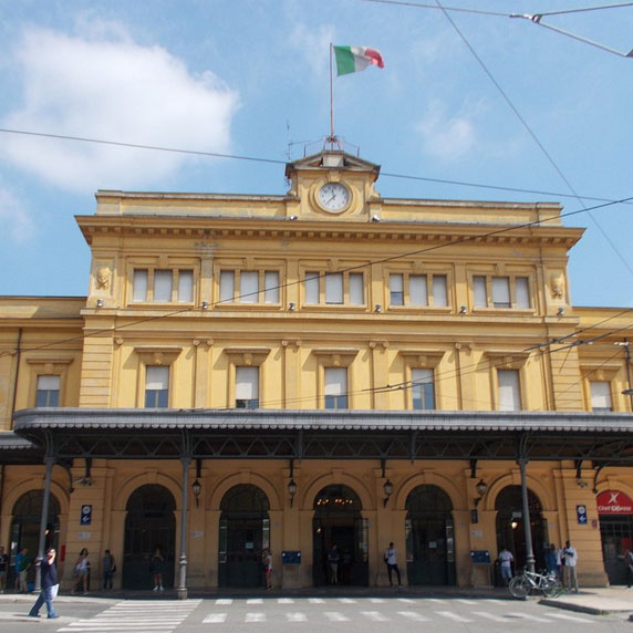 Estação de trem de Modena