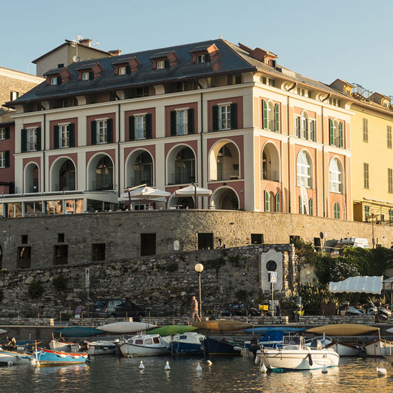 Charming hotels overlooking the Porto Venere channel