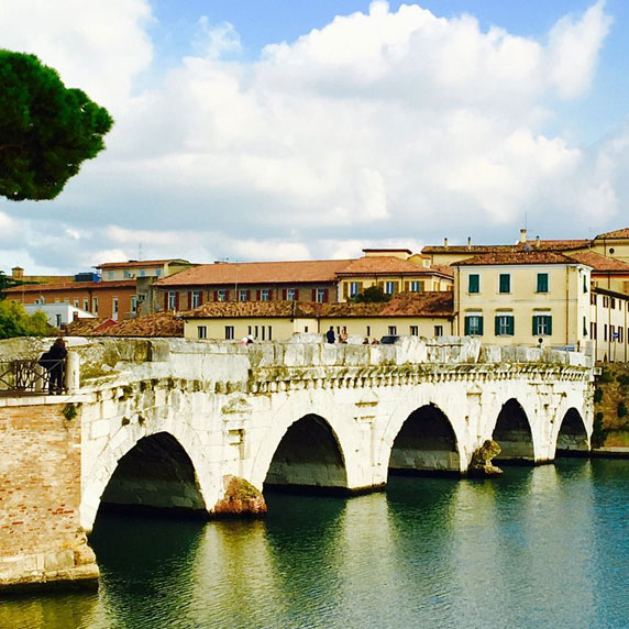 Ponte de Tibério em Rimini