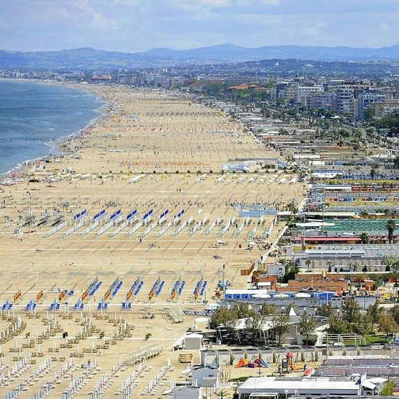 Praia e orla de Rimini
