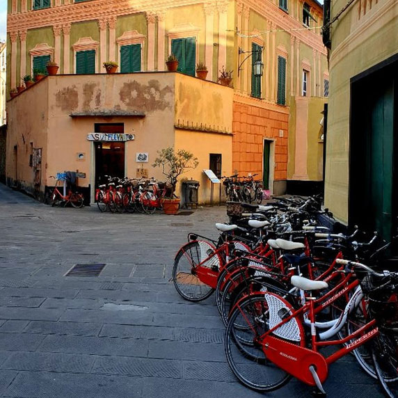 Charming vintage bicycles in the center of Sestri Levante