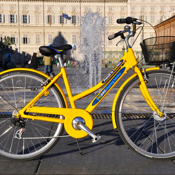 Metro stations and shared bicycles in Turin